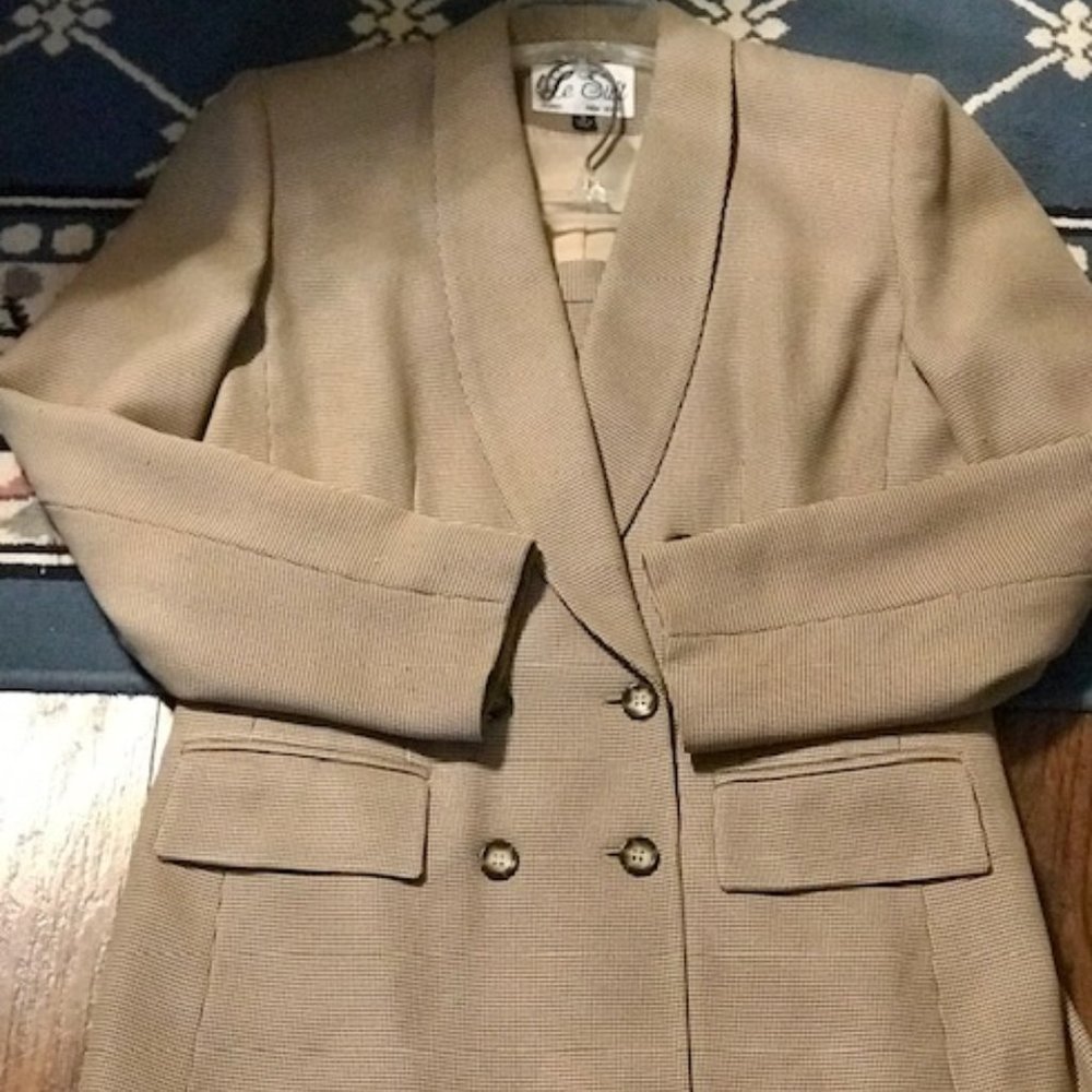 2-Piece Women's Skirt Suit